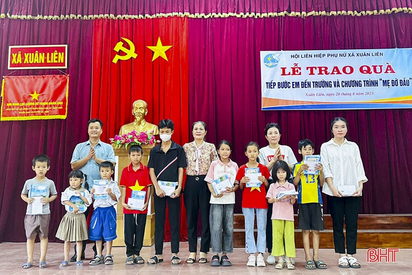 Các cấp hội phụ nữ Hà Tĩnh vận động hơn 300 triệu đồng hỗ trợ học sinh khó khăn