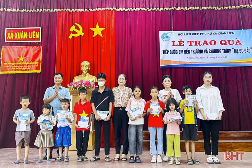 Các cấp hội phụ nữ Hà Tĩnh vận động hơn 300 triệu đồng hỗ trợ học sinh khó khăn