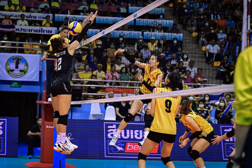 Thua Thái Lan, bóng chuyền nữ Việt Nam gặp Trung Quốc ở bán kết