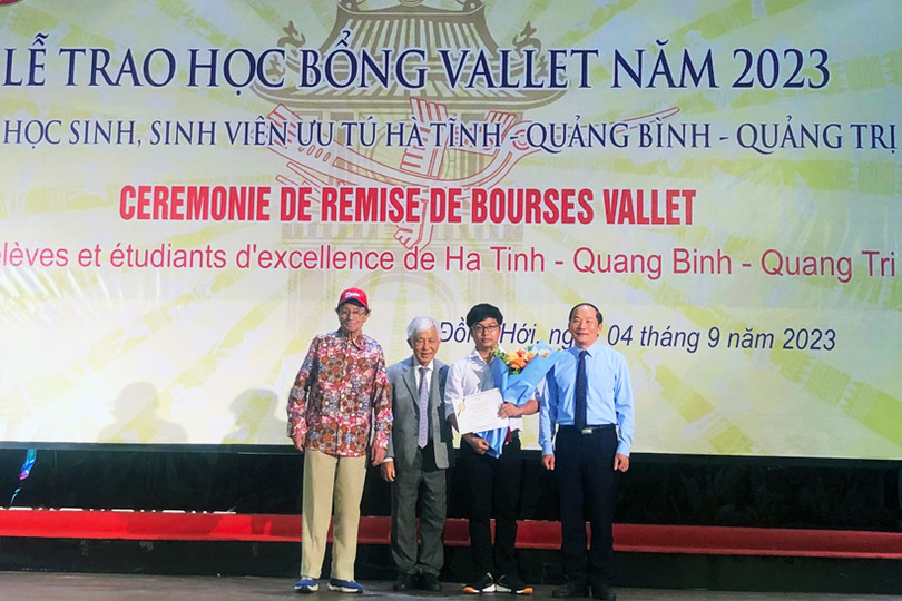 43 HSSV xuất sắc của Hà Tĩnh nhận học bổng Vallet năm 2023