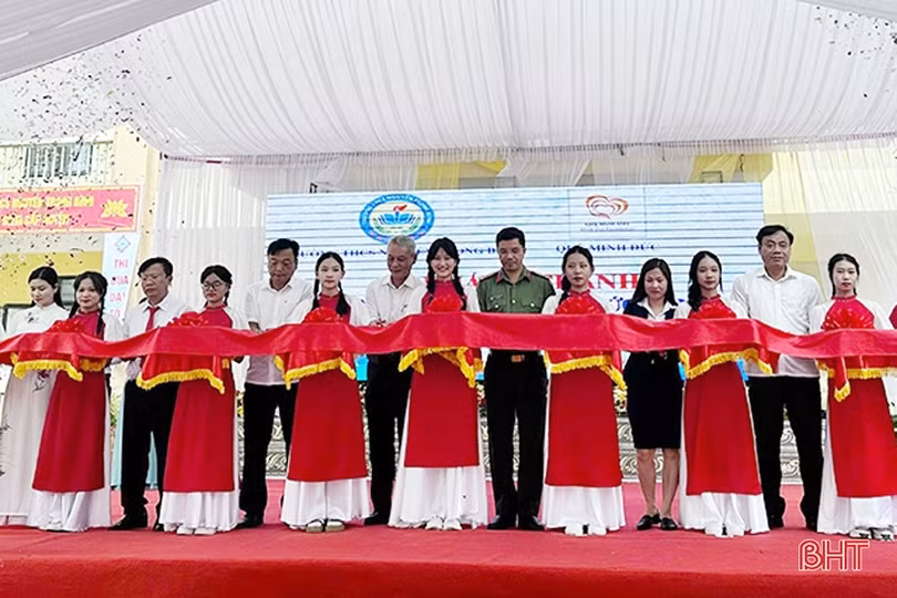 Quỹ Minh Đức - Formosa Hà Tĩnh tặng phòng học máy tính gần 3,3 tỷ đồng cho trường học ở Kỳ Anh