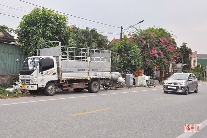 Mất an toàn giao thông từ hoạt động của các cơ sở thu mua phế liệu