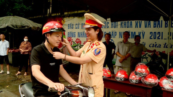 Bỏ quy định buộc CSGT phải nói lời chào, cảm ơn lái xe