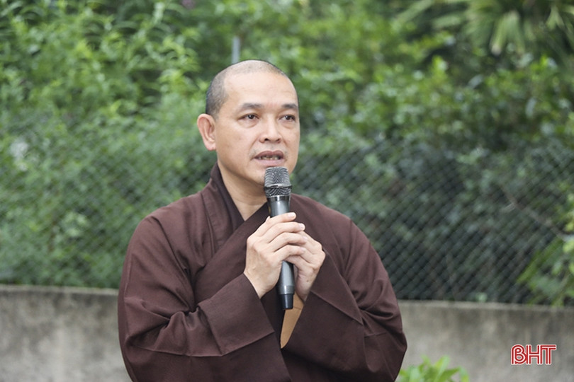 Bàn giao nhà tình thương cho hộ nghèo ở xã Tùng Châu