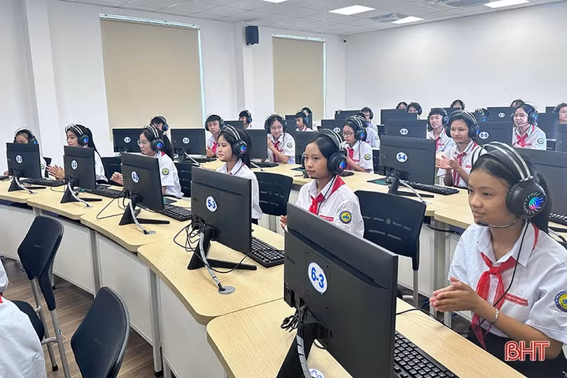 Quỹ Minh Đức - Formosa Hà Tĩnh tặng phòng học máy tính gần 3,3 tỷ đồng cho trường học ở Kỳ Anh