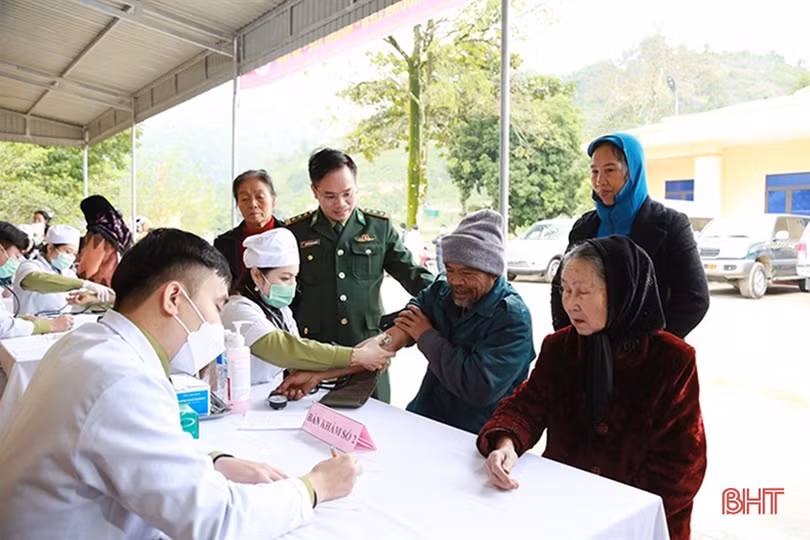 Thăm bản Cà Đay