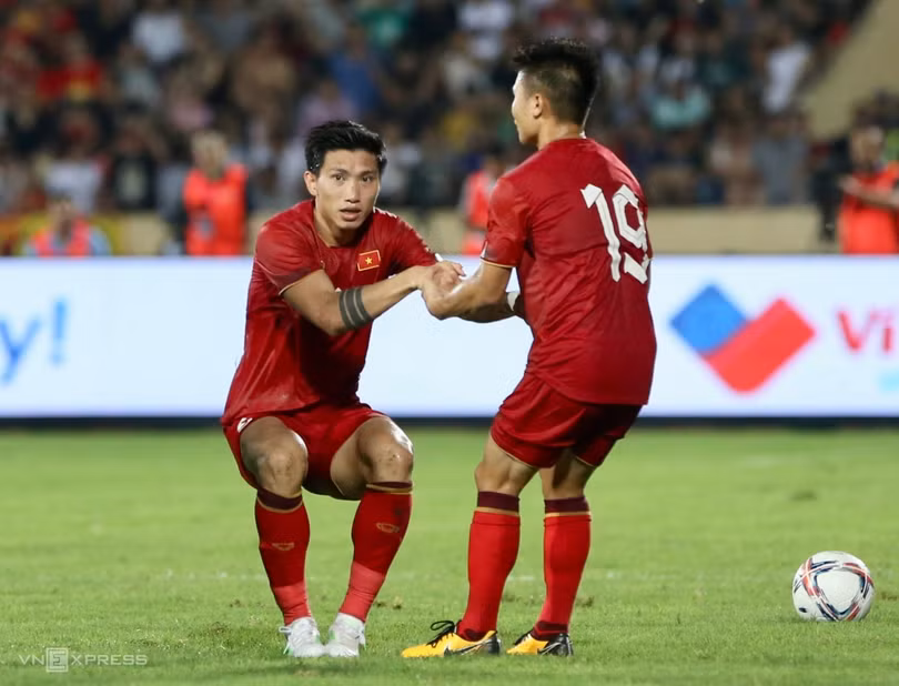 Đoàn Văn Hậu rời tuyển Việt Nam