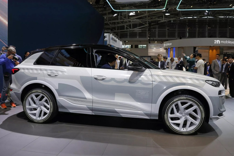 Audi Q6 e-tron lộ thiết kế nội thất