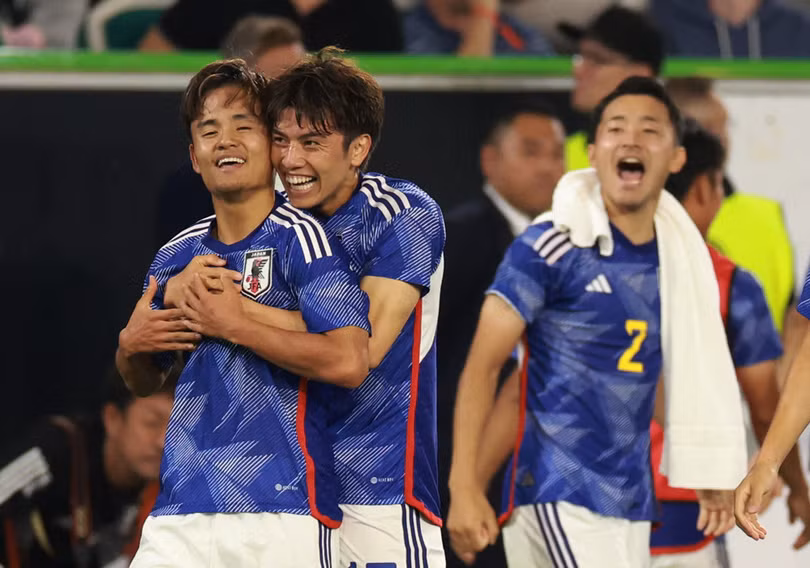 Nhật Bản vùi dập tuyển Đức 4-1