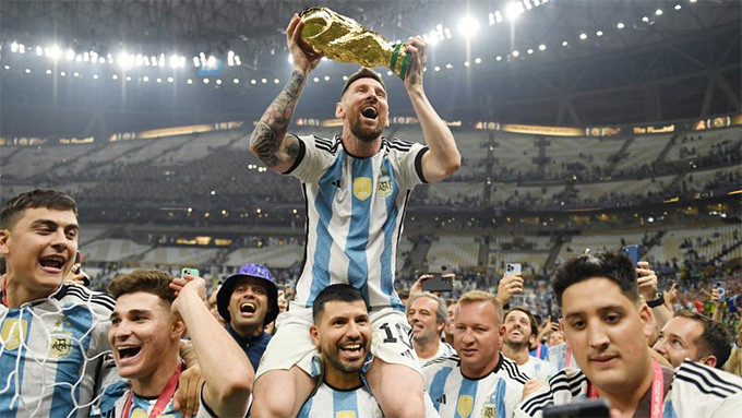 Haaland xứng đáng giành quả bóng vàng hơn Messi