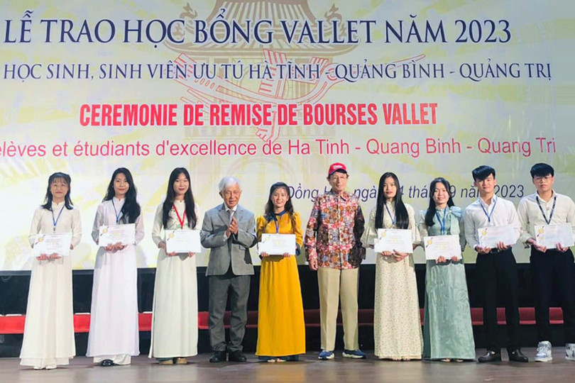 43 HSSV xuất sắc của Hà Tĩnh nhận học bổng Vallet năm 2023