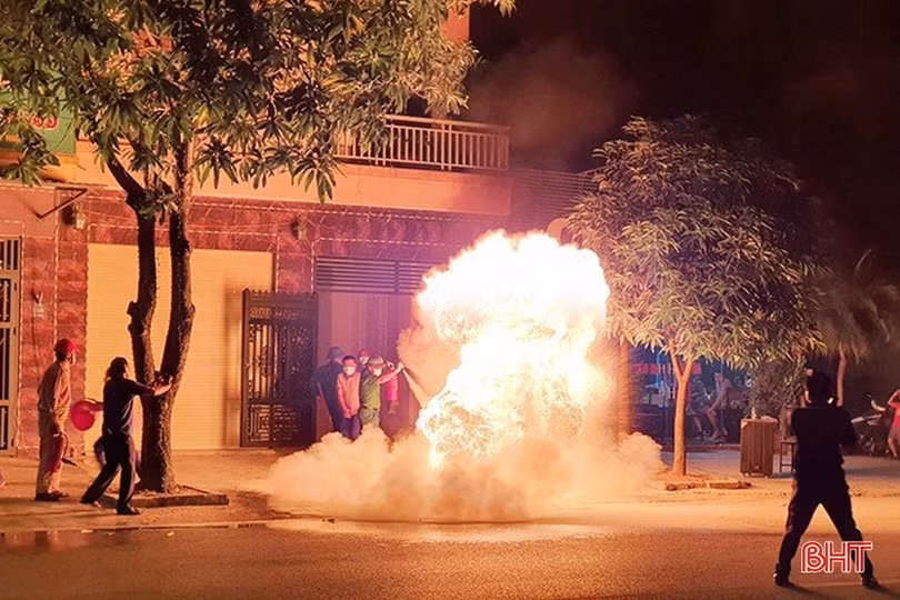 39 tổ liên gia ở Hà Tĩnh đồng loạt thực tập phương án phòng cháy, chữa cháy toàn quốc