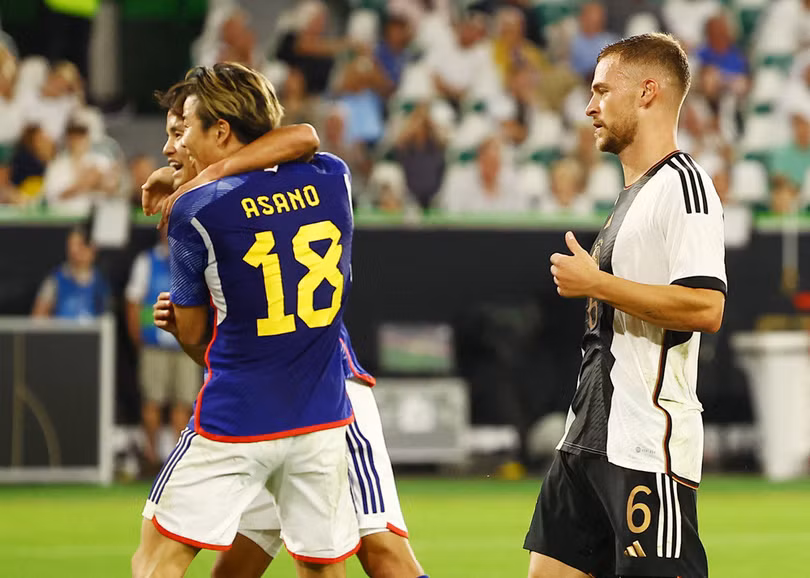 Nhật Bản vùi dập tuyển Đức 4-1