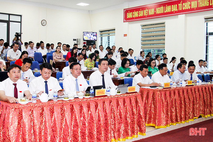 Đại biểu dự kỳ họp. 2.jpg