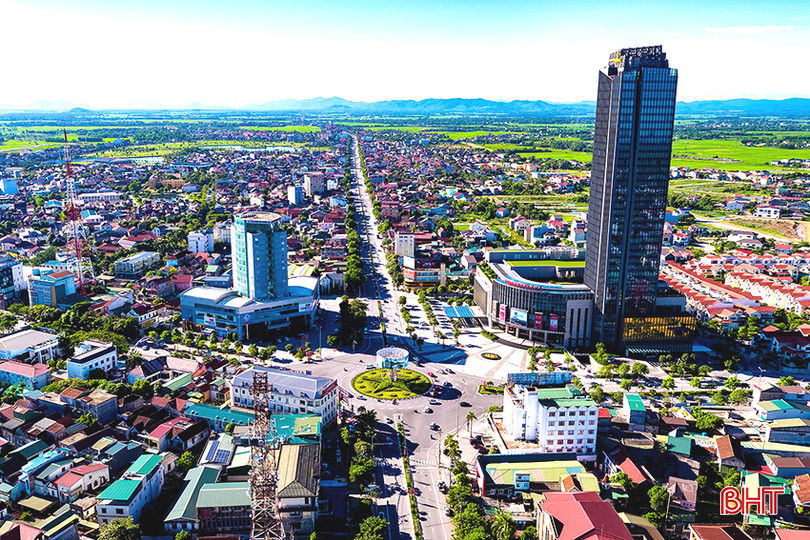 6 tháng năm 2024, tốc độ tăng trưởng bình quân của TP Hà Tĩnh đạt khá, giữ vững vai trò "đầu tàu" phát triển KT-XH của toàn tỉnh. Ảnh: Huy Tùng. 09876.jpg