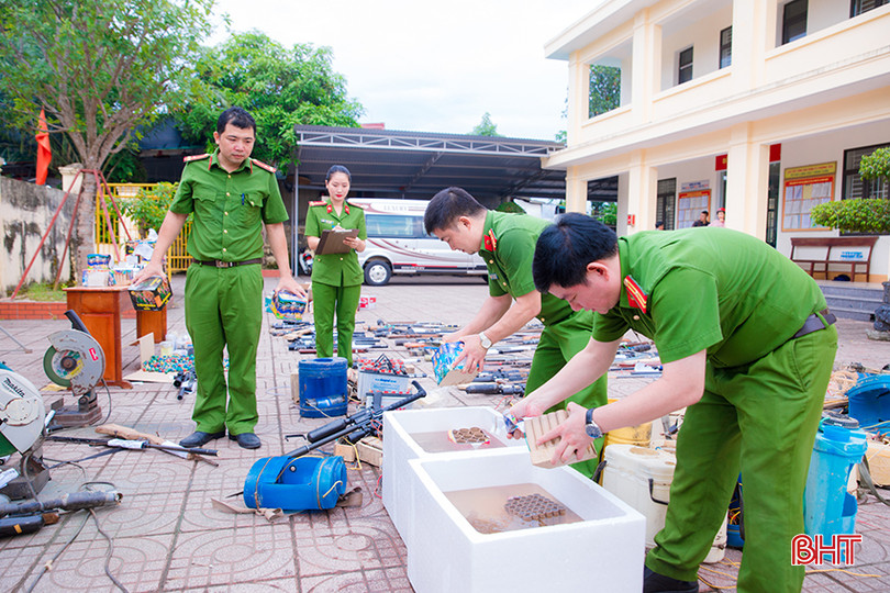 Tiêu hủy pháo (2).jpg