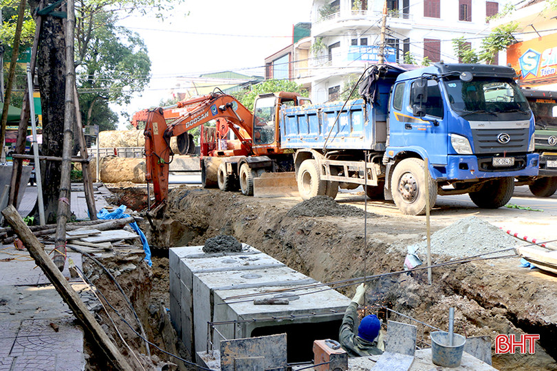 Các công trình, dự án đầu tư trên địa bàn TP Hà Tĩnh triển khai đảm bảo tiến độ, chất lượng đề ra. IMG_7988.JPG