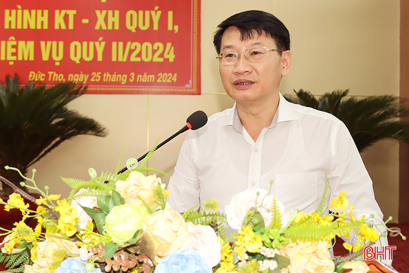 Phó Chủ tịch UBND huyện Nguyễn Anh Đức báo cáo tình hình thực hiện nhiệm vụ phát triển KT-XH quý I/2024. aa6.jpg