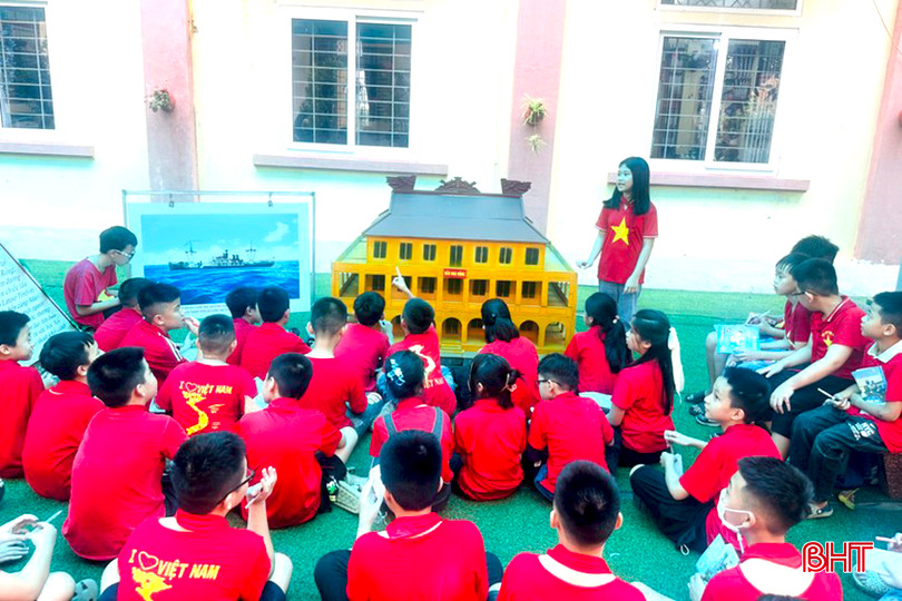 Mô hình "Vườn lịch sử" tại Trường Tiểu học Nam Hà giúp các em tìm hiểu về lịch sử, văn hóa một cách trực quan, sinh động. giao-an-dac-biet-1-6799.jpg