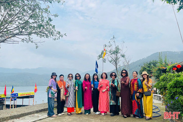 Những nữ "sứ giả" quảng bá du lịch Hà Tĩnh