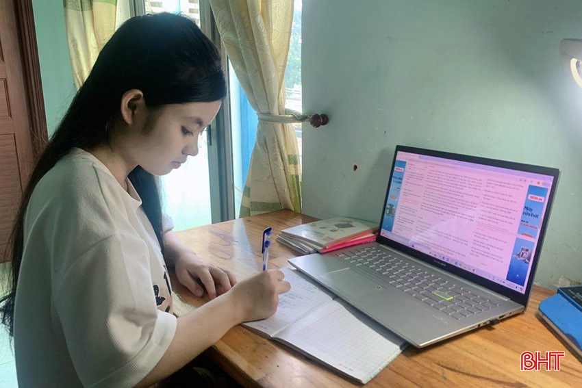 Trước khi bước Kỳ thi vào lớp 10 THPT Chuyên Hà Tĩnh, Phương Vy luôn chủ động trong việc học để nâng cao kiến thức, rèn luyện kỹ năng. z5548434971289_9649d78b8f02a8e830a752f9270dd08e.jpg