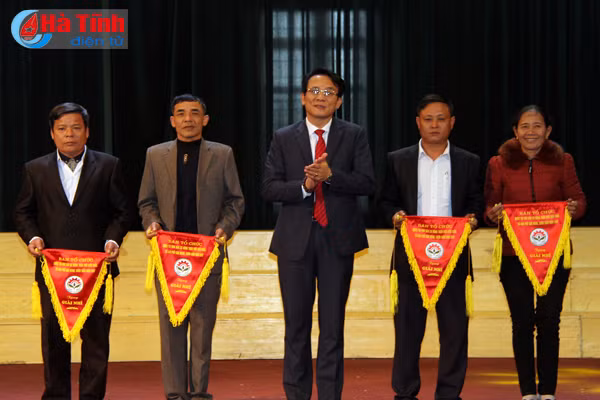 nghi xuan dan dau cac dia phuong o 4 phuong dien