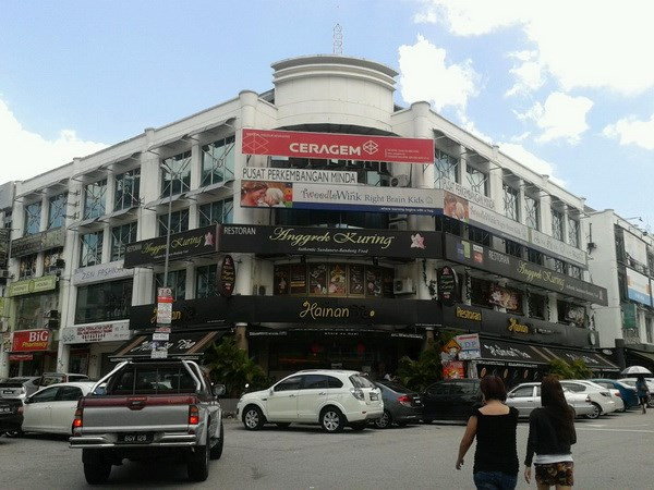 bon phu nu viet nam bi phat vi lam viec trai phep o malaysia