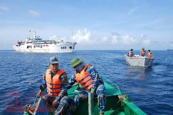 gian truan dua hang tet den truong sa