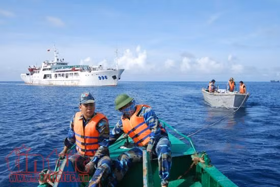 gian truan dua hang tet den truong sa