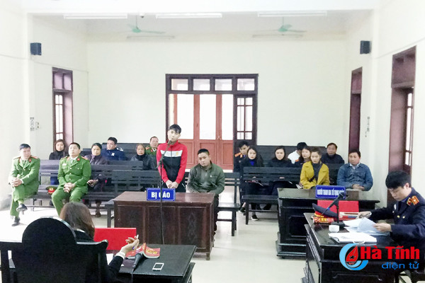 trom 5 xe may ban lay tien tieu cap bai trung ru nhau vao tu