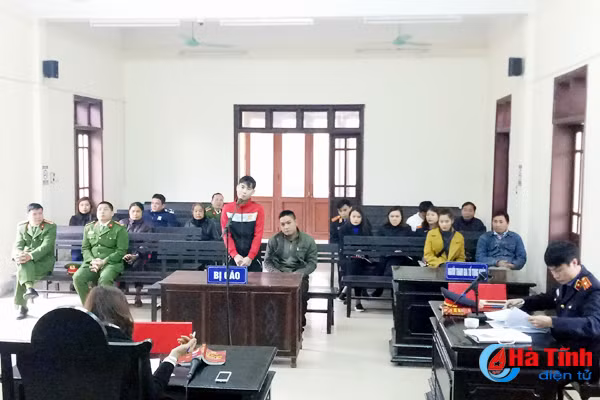 trom 5 xe may ban lay tien tieu cap bai trung ru nhau vao tu