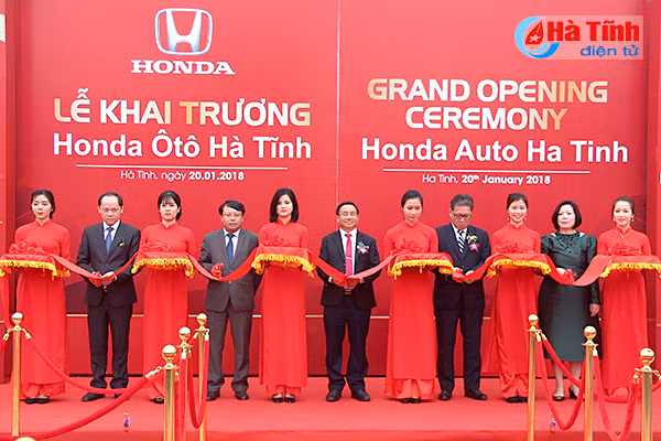 khai truong showroom honda o to ha tinh