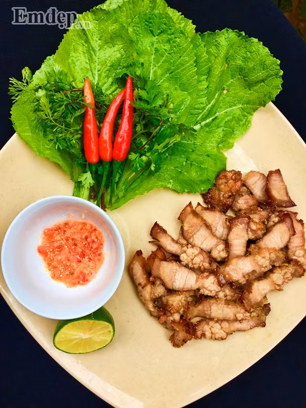 mon diem heo nuong quan cai xanh thom ngon la mieng de an vo cung