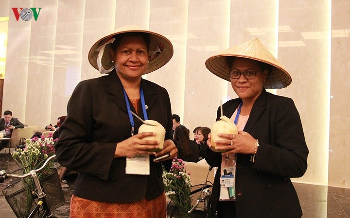 nhung bong hong thep cua chau a tbd tai appf 26