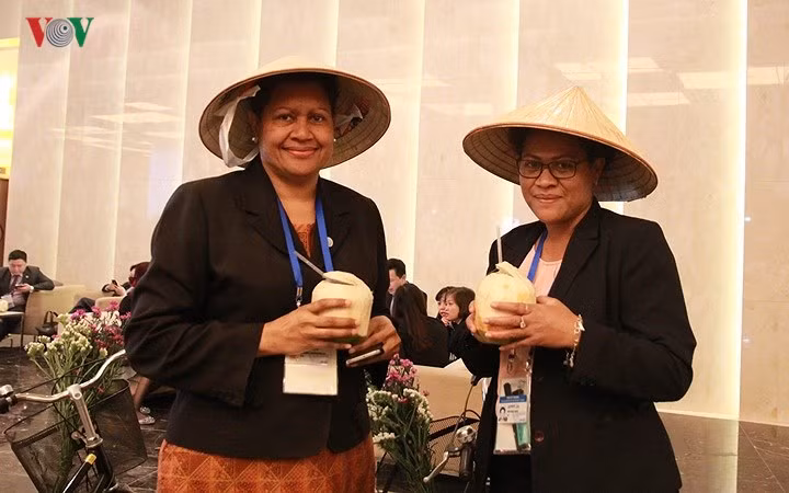 nhung bong hong thep cua chau a tbd tai appf 26