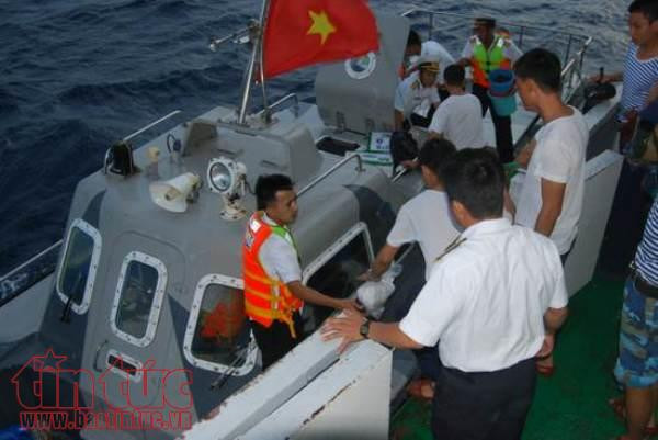 gian truan dua hang tet den truong sa