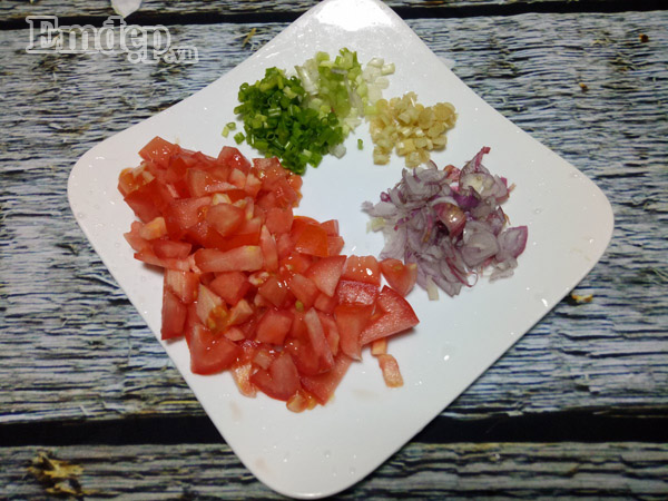 chi voi 20 phut lam ngay mon thit chien sot ca ca nha deu thich