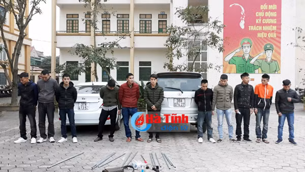 15 ten con do chay o to cho theo hung khi di doi no thue