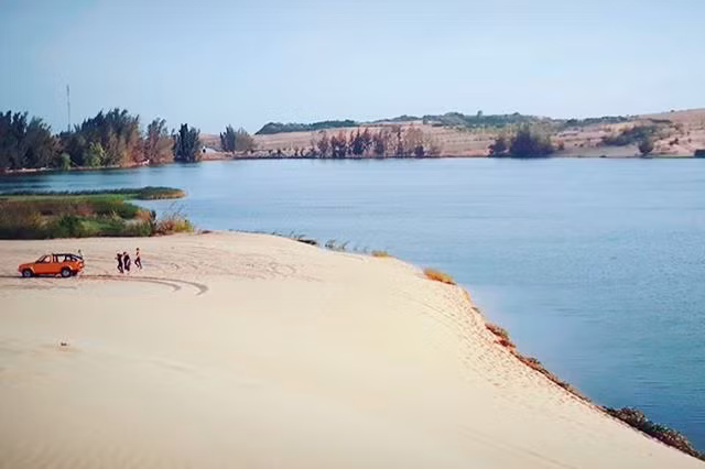 check in oc dao xanh giua long sa mac dang gay sot