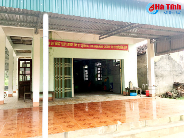 thieu truong lop nhieu hoc sinh vung thuong ky anh phai hoc tai hoi quan nha tam