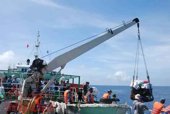 gian truan dua hang tet den truong sa