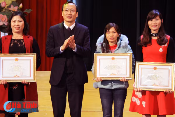 nghi xuan dan dau cac dia phuong o 4 phuong dien