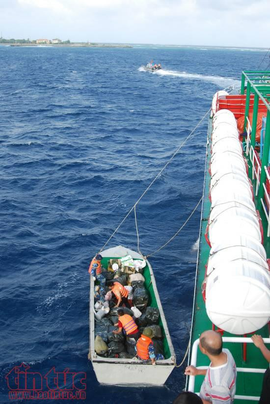 gian truan dua hang tet den truong sa