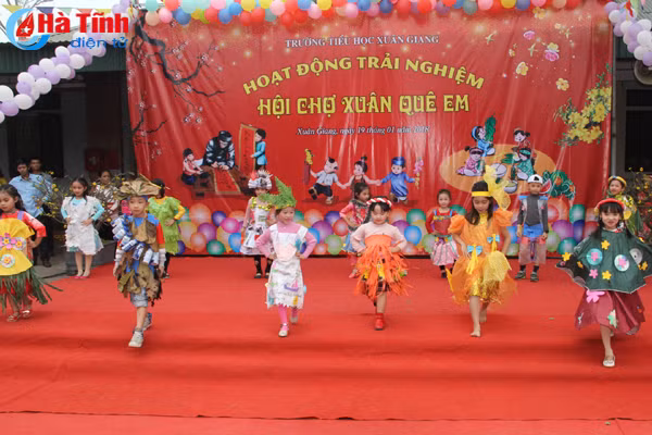 photo doc dao thoi trang tai che do cac mau nhi trinh dien