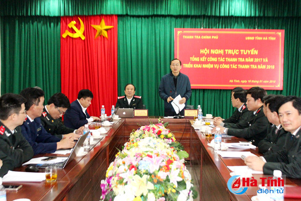 Chỉ đạo tại điểm cầu Hà Tĩnh, Phó Chủ tịch UBND tỉnh Đặng Ngọc Sơn yêu cầu ngành Thanh tra xây dựng kế hoạch cụ thể, phối hợp chặt chẽ với các địa phương để tránh chồng chéo về nội dung, thời gian; xây dựng quy chế, quy tắc trách nhiệm của người đứng đầu trong tiếp dân, giải quyết đơn thư; tổ chức thực hiện tốt, không để đơn thư, khiếu nại tồn đọng, kéo dài; tiếp tục đôn đốc, xử lý kết luận sau thanh tra một cách nghiêm túc, hiệu quả; làm tốt hơn nữa các biện pháp phòng chống tham nhũng; khẩn trương xử lý dứt điểm một số vụ việc tồn đọng, kéo dài… can bo thanh tra nhu cai guong cho nguoi ta soi