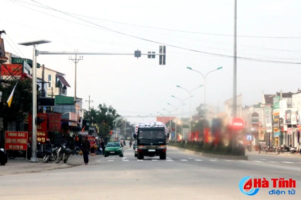 lap dat he thong den tin hieu giao thong tai 2 diem den o can loc