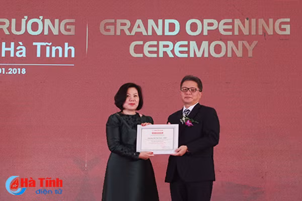 khai truong showroom honda o to ha tinh