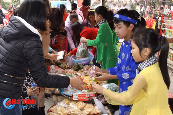 photo doc dao thoi trang tai che do cac mau nhi trinh dien