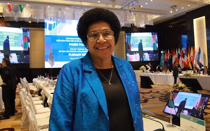 nhung bong hong thep cua chau a tbd tai appf 26