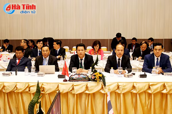 hoi nghi 9 tinh 3 nuoc thai lan lao viet nam co su dung duong 8 va duong 12